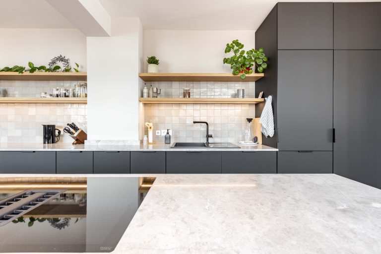 Innenarchitektur München - Wohnungszusammenlegung / Wohnungssanierung, offene Küche in einer Privatwohnung in München