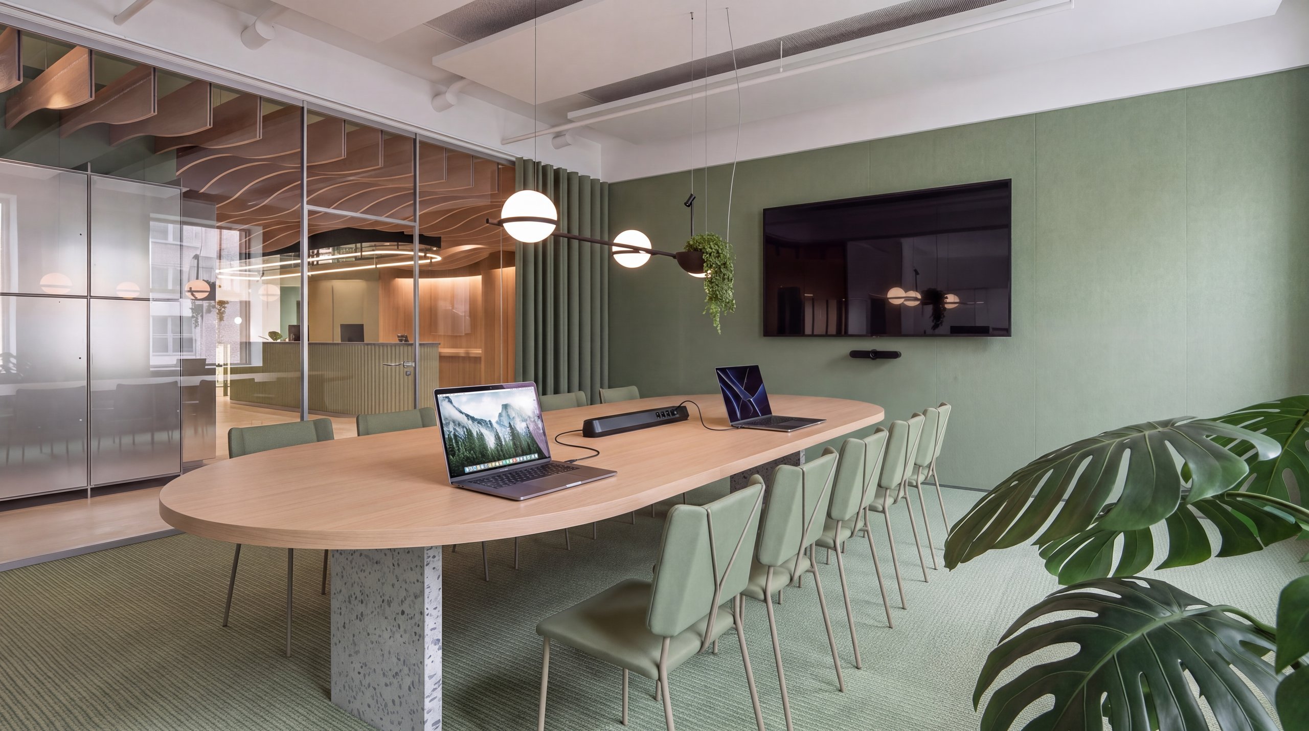 3D-Visualisierung: Innenarchitektur München - Büroprojekt von Innenarchitektur Federleicht in der Schweiz in Zürich: Meetingraum mit ovalem Holztisch und grünen Wänden