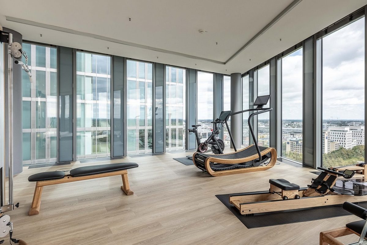 Innenarchitektur München - Bürogestaltung von Innenarchitektur Federleicht aus München, Sportraum mit Sportgeräten aus Holz