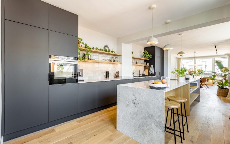 Innenarchitektur München - Wohnungszusammenlegung / Wohnungssanierung, offene Küche in einer Privatwohnung in München
